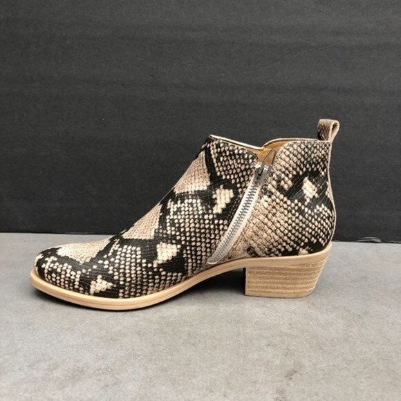 DOLCE VITA Westa women's snake skin faux leather bootie size 7 NEW - Picture 3 of 7